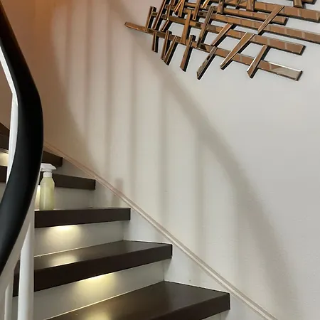 1 Wg Im Dachgeschoss In 70839 Apartamento