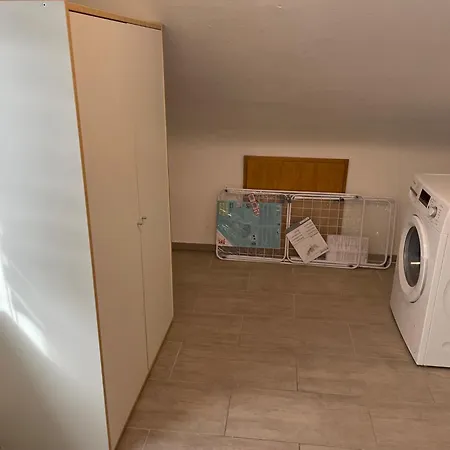 Apartamento 1 Wg Im Dachgeschoss In 70839 *