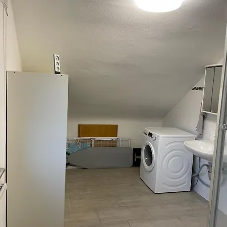 1 Wg Im Dachgeschoss In 70839 *