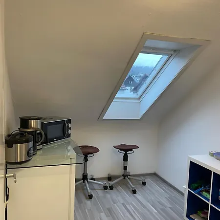 1 Wg Im Dachgeschoss In 70839 Apartamento