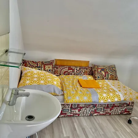 Apartamento 1 Wg Im Dachgeschoss In 70839 Gerlingen